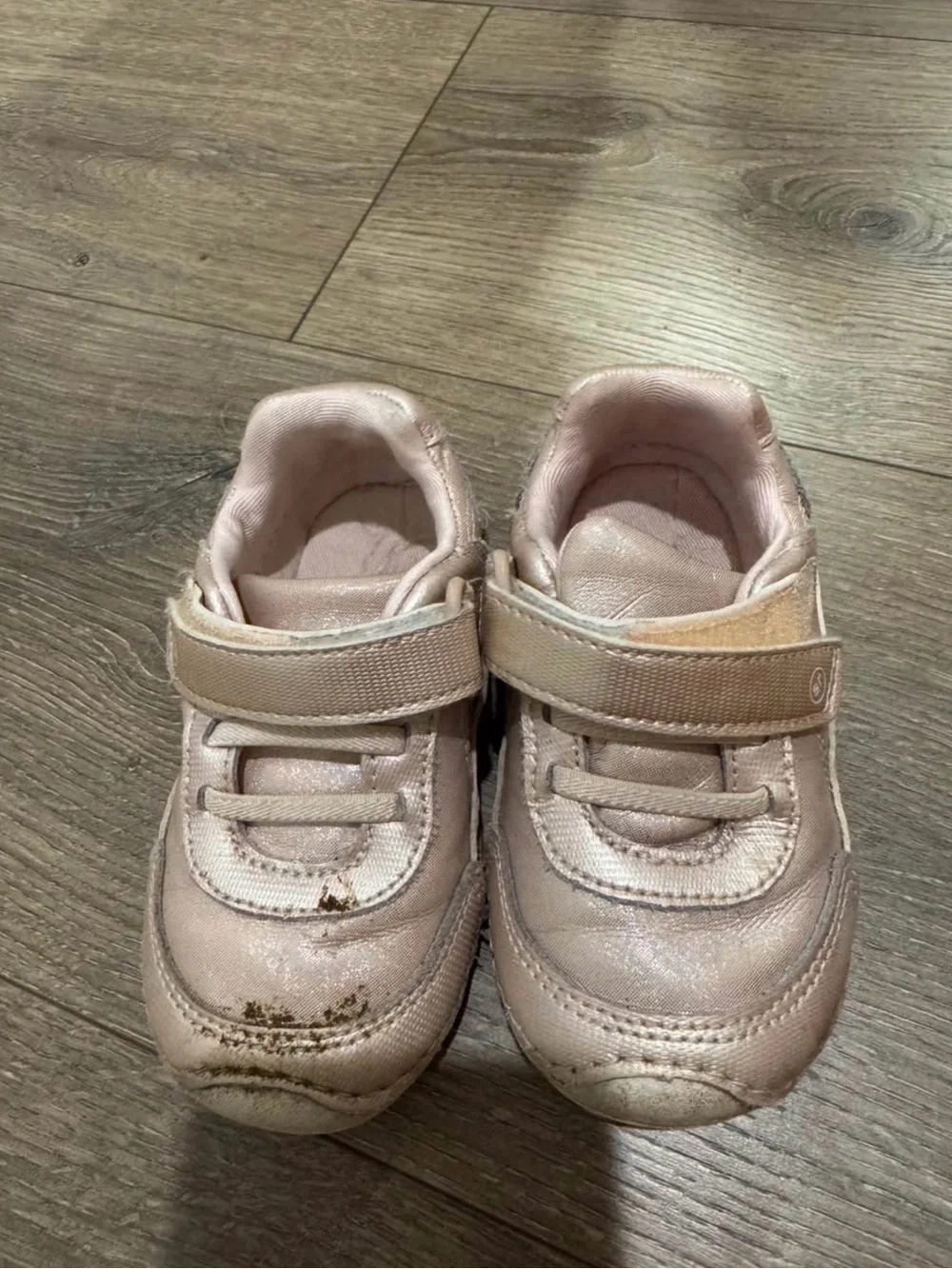 Stride Rite Little Girls Metallic Blush Velcro Sneakers